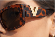 Retro Cat Eye Sunglasses for Women | UV400 Premium Fashion Eyewear | Luxury V Temple Frame