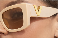 Retro Cat Eye Sunglasses for Women | UV400 Premium Fashion Eyewear | Luxury V Temple Frame